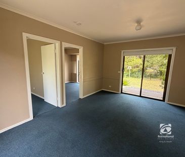 QUIET GARDEN SETTING - Photo 2