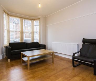 3 bedroom terraced house to rent - Photo 5