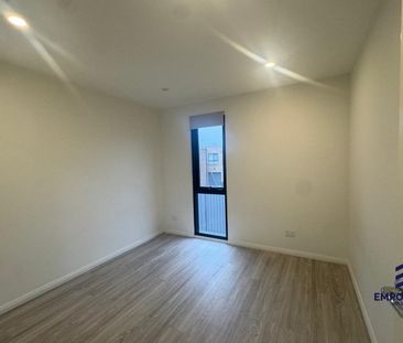 Two-Bedroom Modern House in MacArthur Heights For Rent - Photo 2