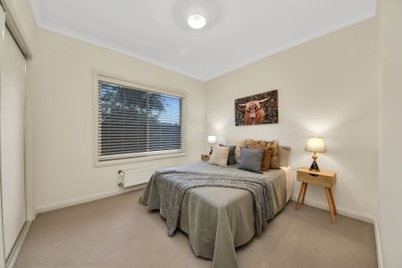 6 Eltham Parade, Manor Lakes. - Photo 5