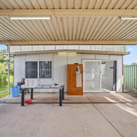 1 Bedroom Studio in Rare Bonnyrigg Location - Photo 4