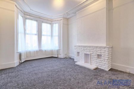 4 bedroom terraced house to rent - Photo 4