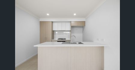 BRAND NEW THREE-BEDROOM DUPLEX - Photo 4