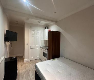 Studio to rent - Photo 5