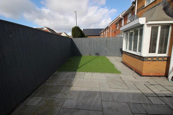 4 bedroom property to rent - Photo 1
