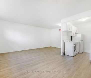 For Lease - 165 Colborne Avenue Unit# 102, Richmond Hill, Ontario - Photo 3