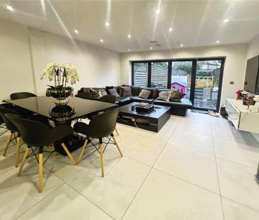 4 bedroom terraced house to rent - Photo 1