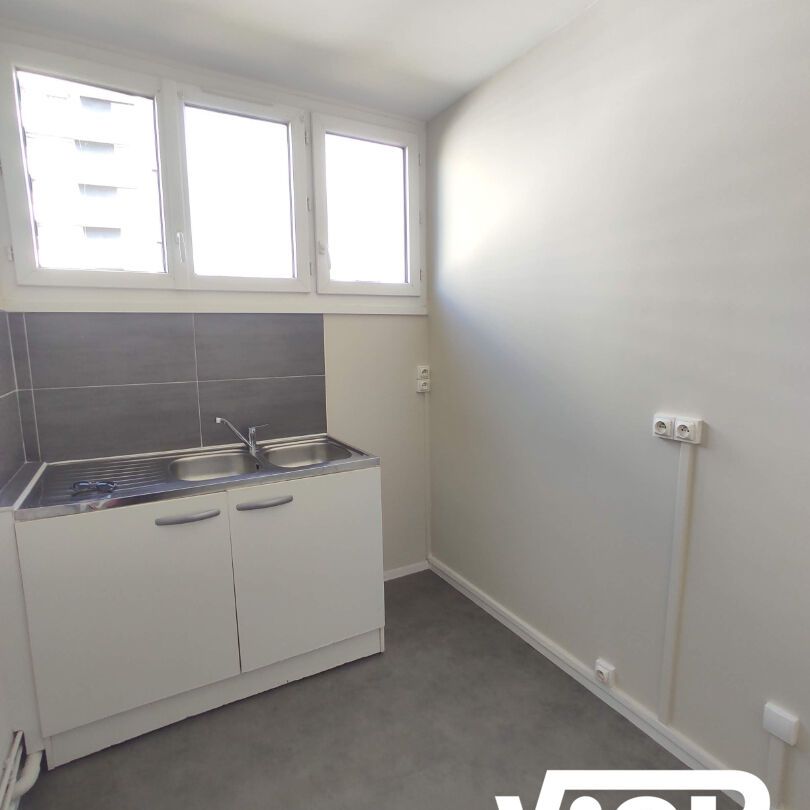 GRAND T2 PROCHE CHU - Photo 1