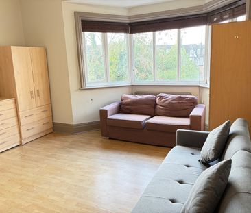 Studio Flat, Very Near Finchley Road Area, NW3 - Photo 1