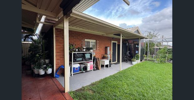 2 BEDROOM GRANNY FLAT - Photo 1