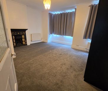 4 Bed Semi-Detached House, Edgar Road, CR2 - Photo 5