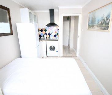 Studio to rent - Photo 4