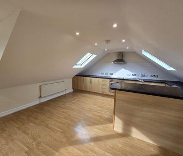 2 bedroom flat to rent - Photo 2