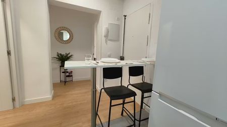 Calle de Trafalgar, Madrid, Community of Madrid 28010 - Photo 5