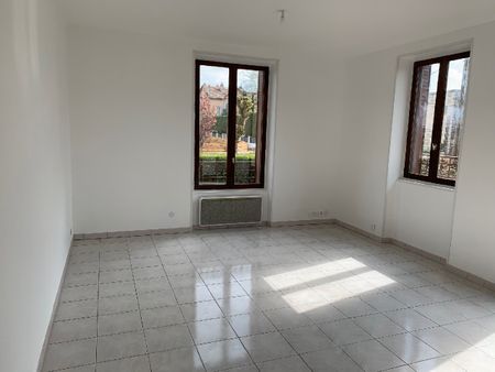 Location Appartement 1 pièce 29m² PONTAULT COMBAULT 77340 - Photo 2