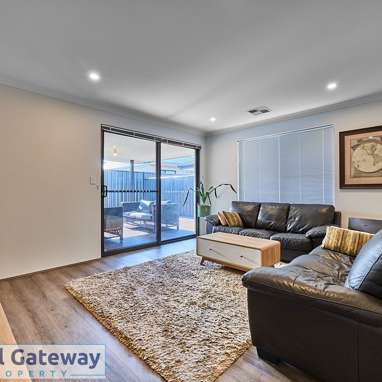 25 Jarrahdene Street, PIARA WATERS WA 6112 - Photo 1