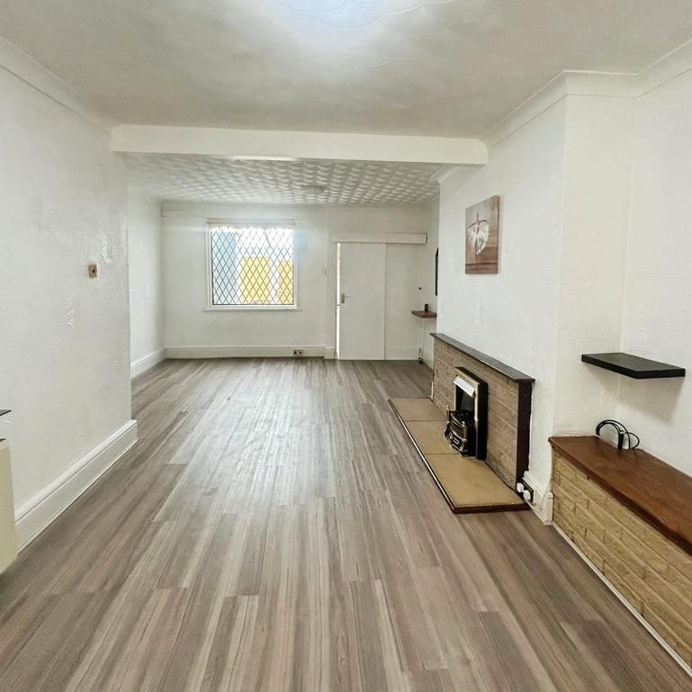 2 bedroom terraced house to rent - Photo 1