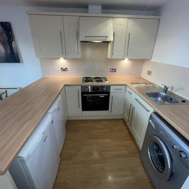 2 bedroom apartment to rent - Photo 1