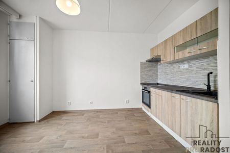 Pronájem bytu 1+1 51 m² - Fotografie 2