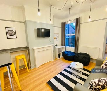 1 bedroom in a house share to rent - Photo 3