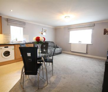 Dorchester Road, Upton - Photo 6