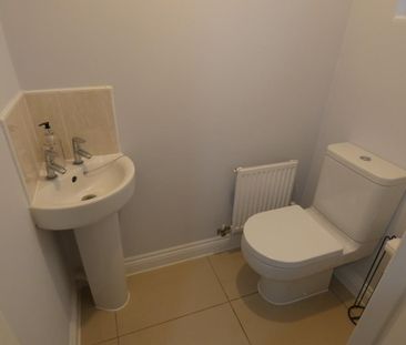 3 bedroom semi-detached house to rent - Photo 1