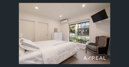 Stylish Low-Maintenance Home in Prime Doncaster East Location - Photo 5