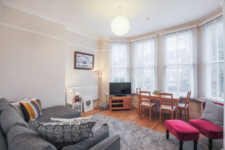 1 Bed Flat, Canadian Avenue, SE6 - Photo 3