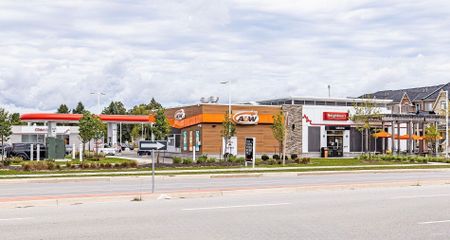 For Lease - 200 Veterans Drive Unit# 5, Brampton, Ontario - Photo 2