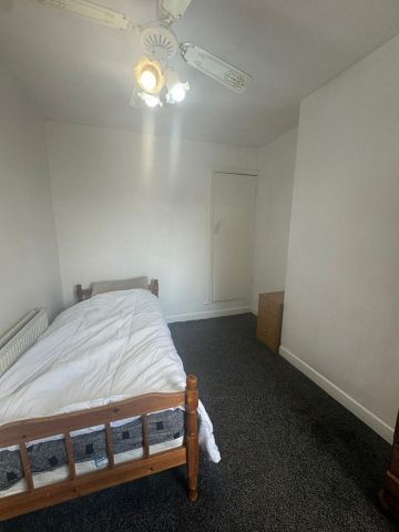 Room in a Shared House, Alum Rock Road, B8 - Photo 5