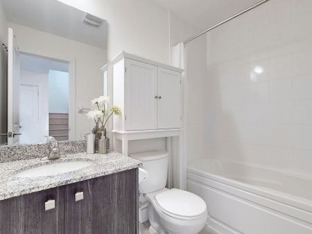 For Lease - 8 Sayers Lane Unit# 5, Richmond Hill, Ontario - Photo 3