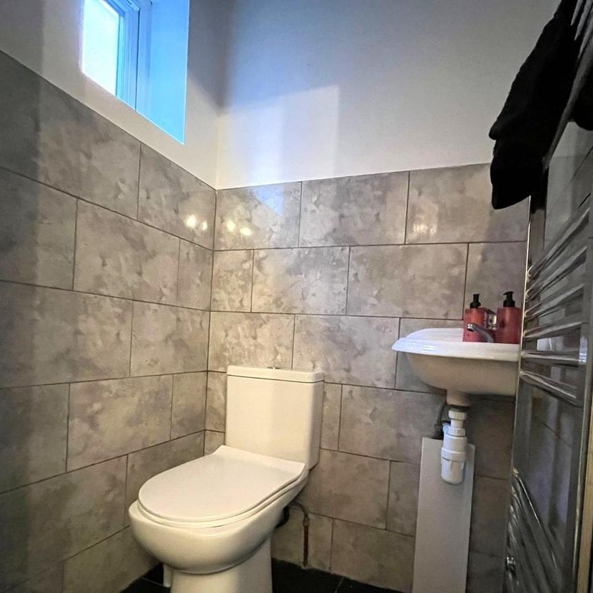 3 bedroom semi-detached house to rent - Photo 1