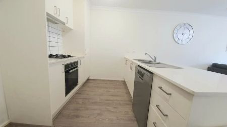 “Modern Comfort & Convenience in the Heart of Werribee” - Photo 5