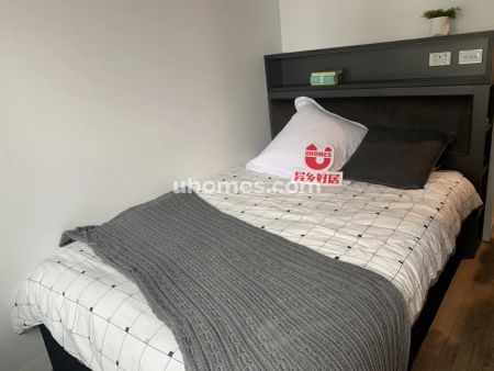 Studio Upper - Photo 4