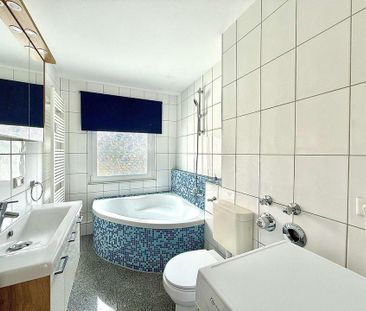 Erstbezug nach Sanierung: großzügige 2-Zimmer-Wohnung mit Balkon, K... - Photo 1