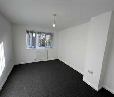 2 bedroom end of terrace house to rent - Photo 2