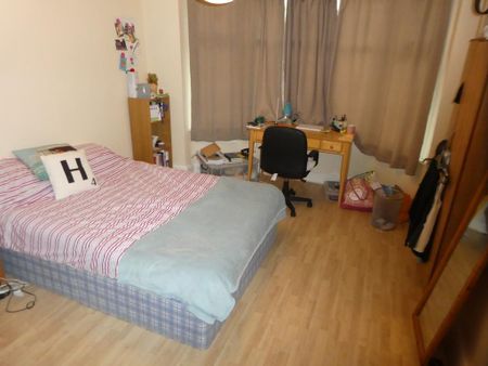 6 bedroom semi-detached house to rent - Photo 5