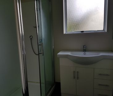 Comfortable home with nice outlook - Photo 2