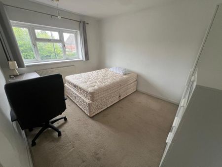 3 bedroom terraced house to rent - Photo 3