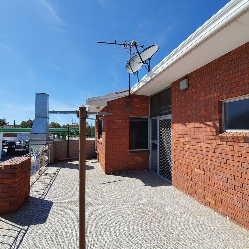 3 Bedroom Spacious Apartment - Photo 1