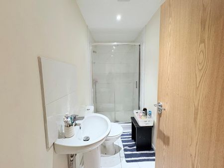 2 bedroom flat to rent - Photo 3