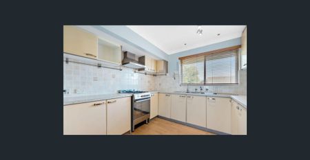 Quality Family Home + Workshop - Photo 4