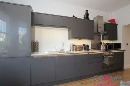 2 bedroom flat to rent - Photo 5