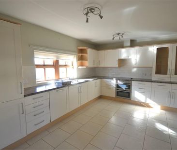 3 bedroom semi-detached house to rent - Photo 4