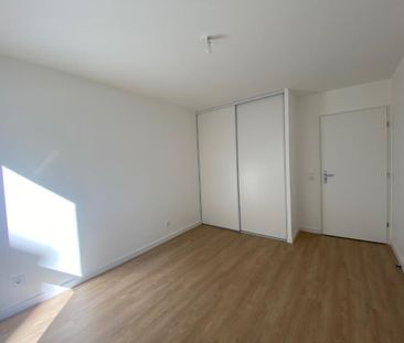 Location Appartement 3 pièces 66m² MONT ST AIGNAN 76130 - Photo 4