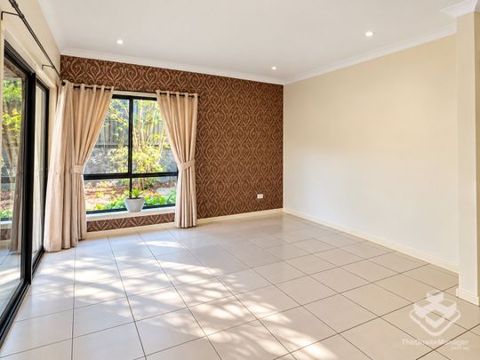 4 BEDROOM TOWNHOUSE IN THE HEART OF CARINDALE - Photo 1