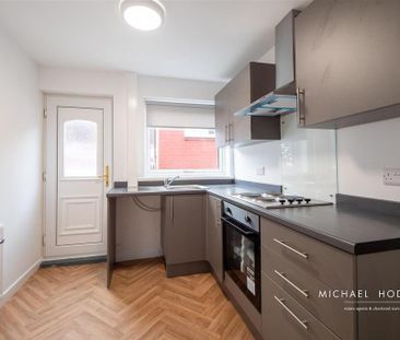 2 bedroom semi-detached house to rent - Photo 3