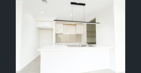 Brand New, Stylish & Exceptionally Located - Photo 5