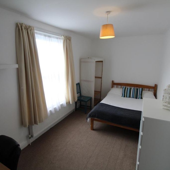 4 bedroom terraced house to rent - Photo 1