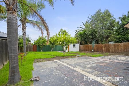 Well Presented four Bedroom Home - Photo 3